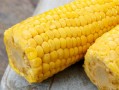 玉米放水里煮多久才好